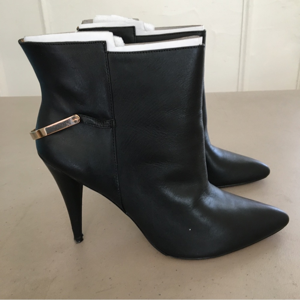 Cynthia Rowley leather boots size 10